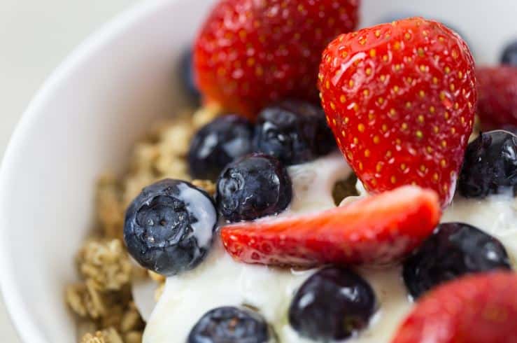 Granola yogurt